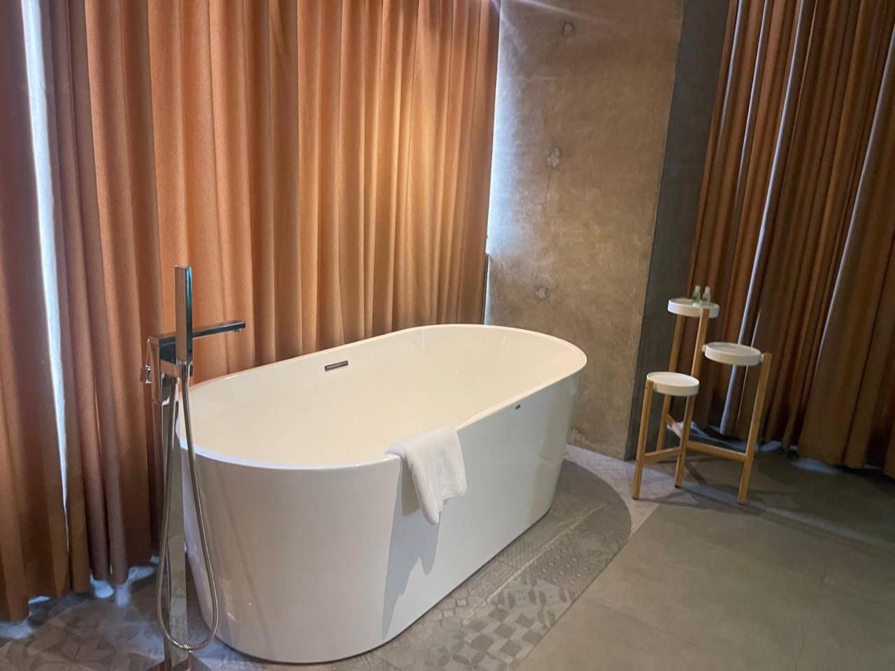 Check Inn Phnom Penh Royal Palace Εξωτερικό φωτογραφία